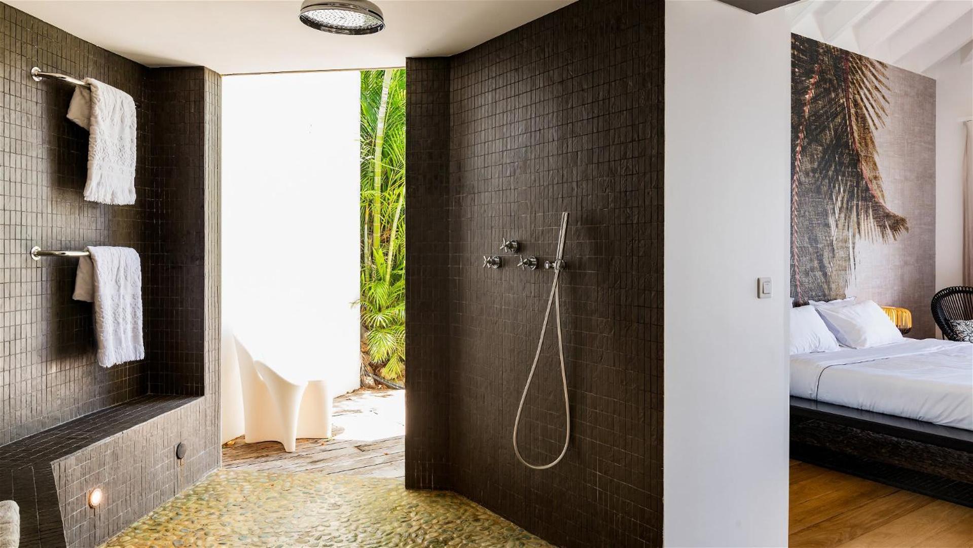 Warm villa furnished with refinement