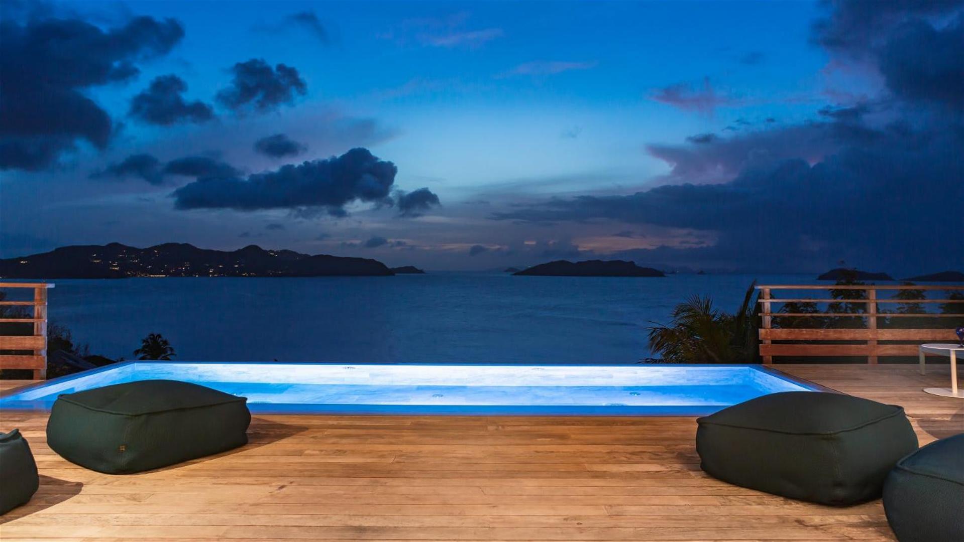 Warm villa furnished with refinement