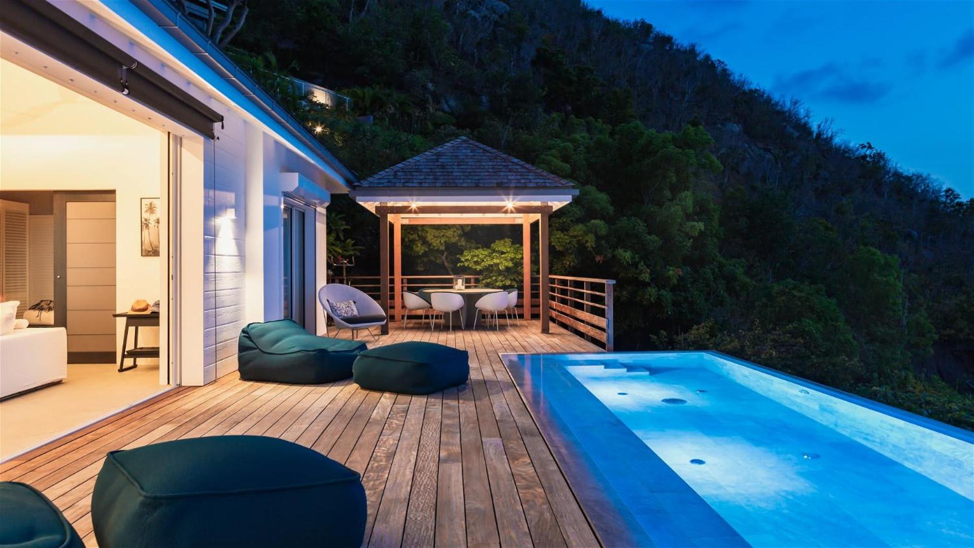 Warm villa furnished with refinement