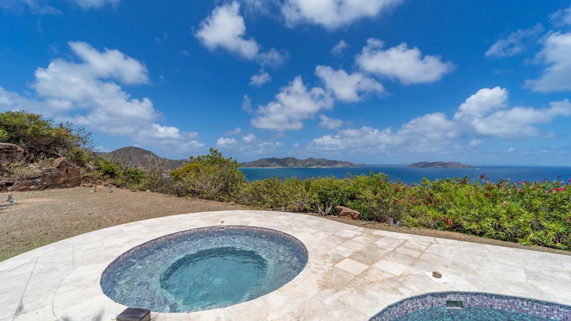 Ideally Located Bright Villa