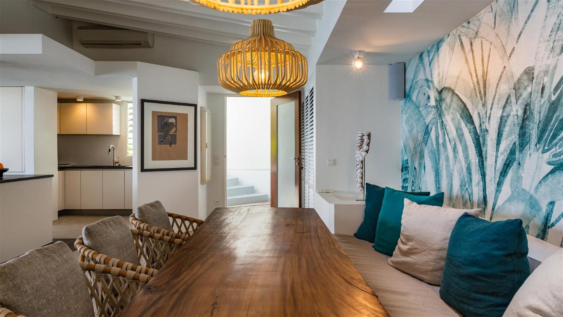 Warm villa furnished with refinement