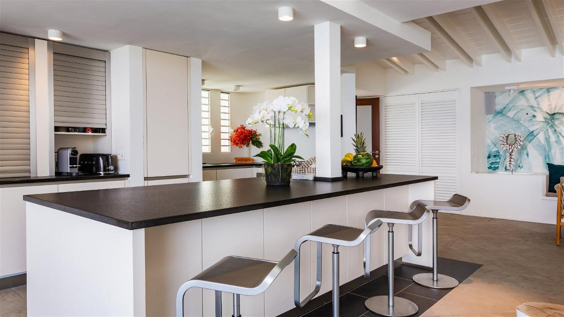 Warm villa furnished with refinement