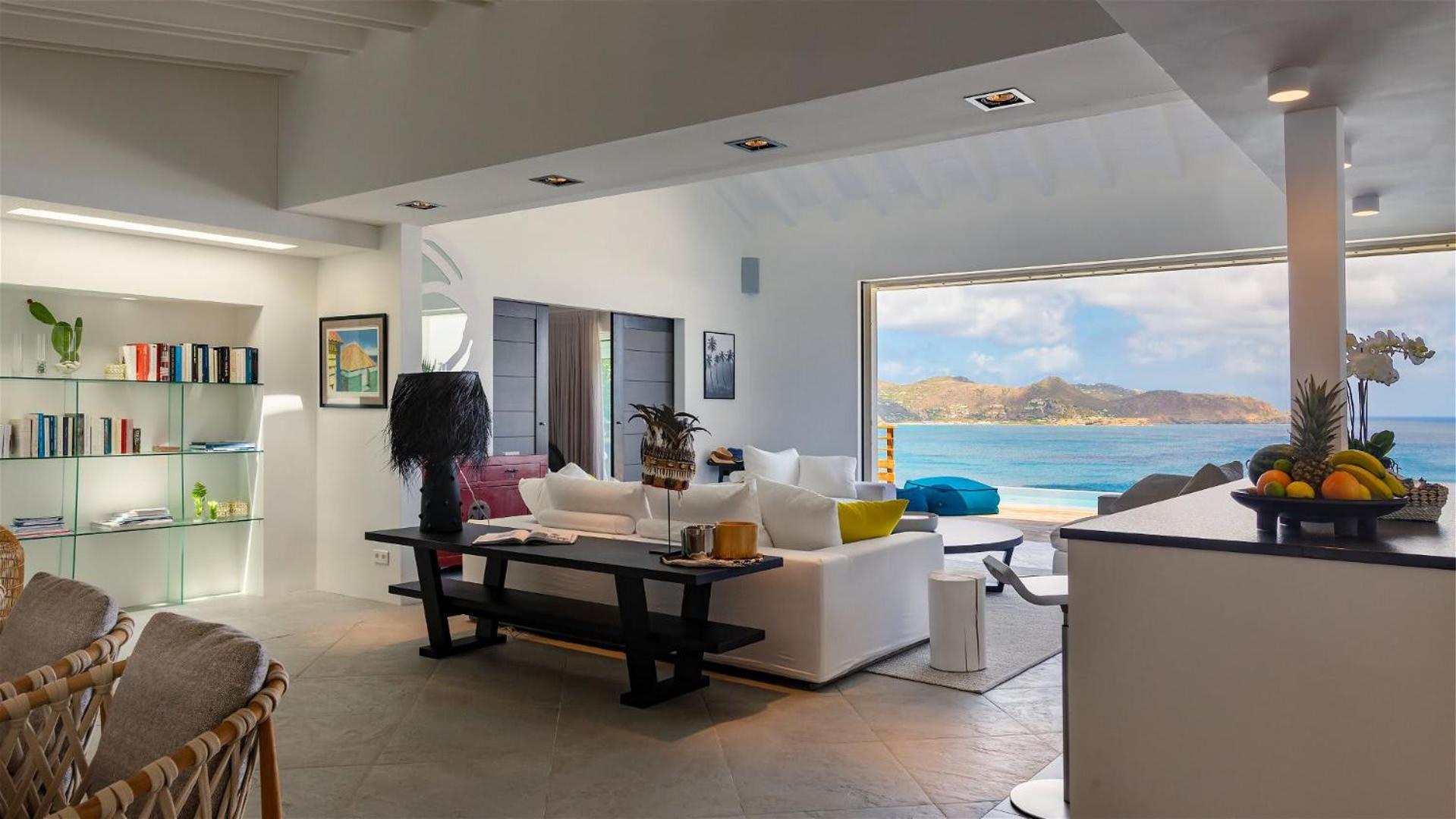 Warm villa furnished with refinement