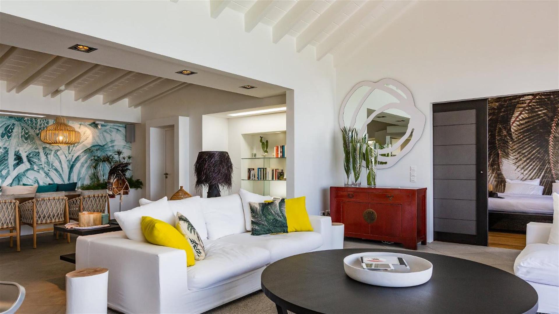 Warm villa furnished with refinement