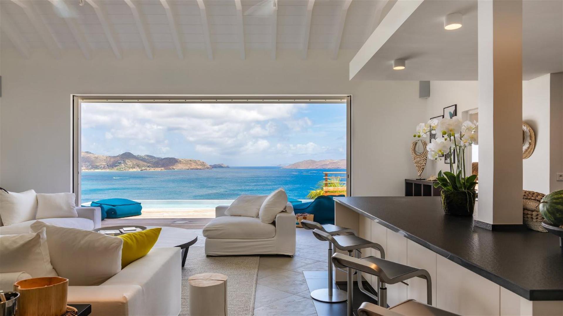 Warm villa furnished with refinement