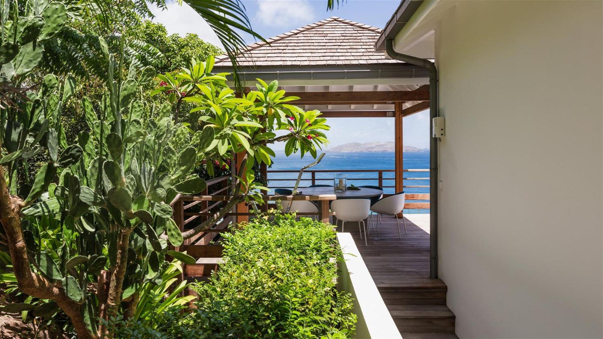 Warm villa furnished with refinement