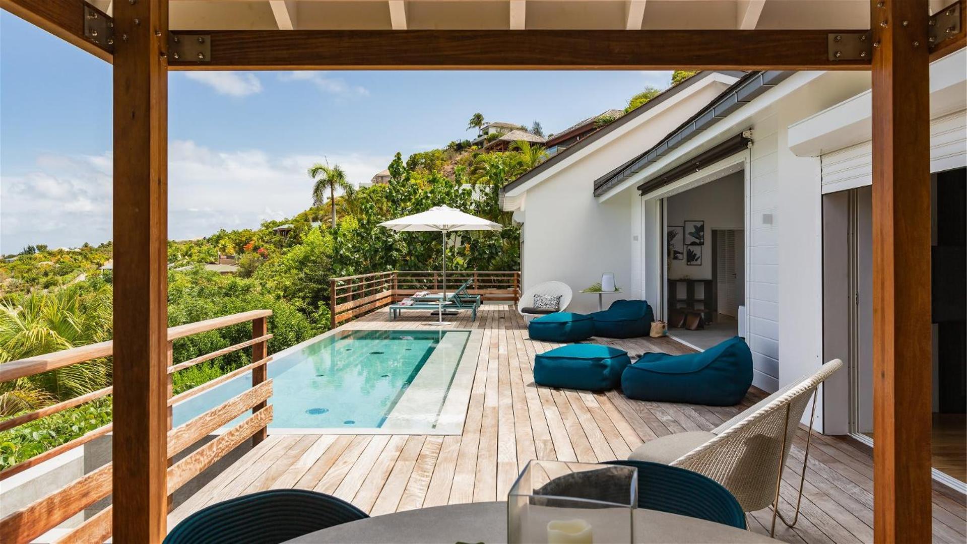 Warm villa furnished with refinement