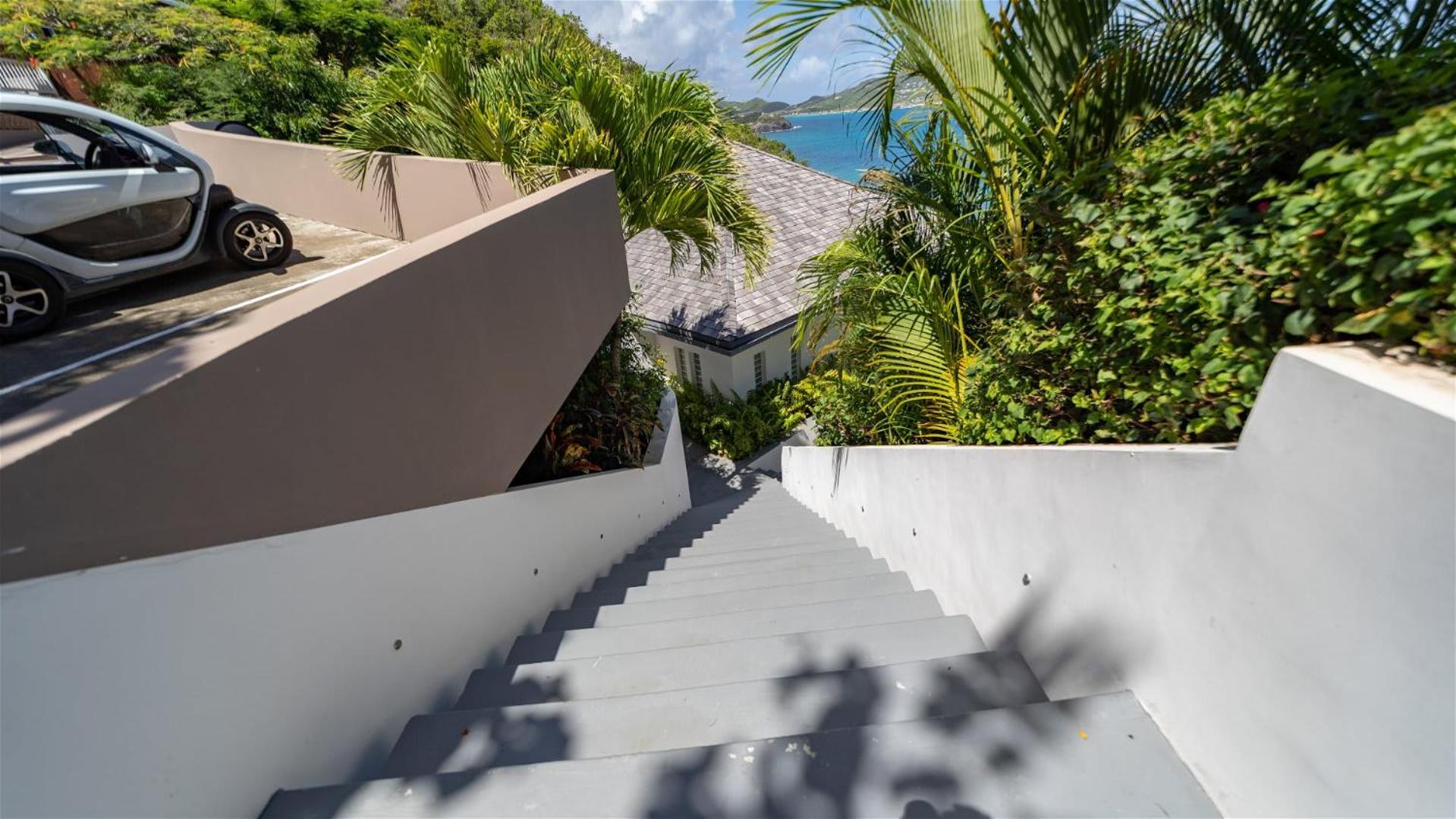 Warm villa furnished with refinement