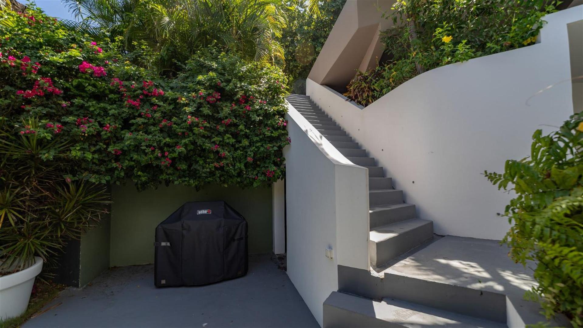 Warm villa furnished with refinement