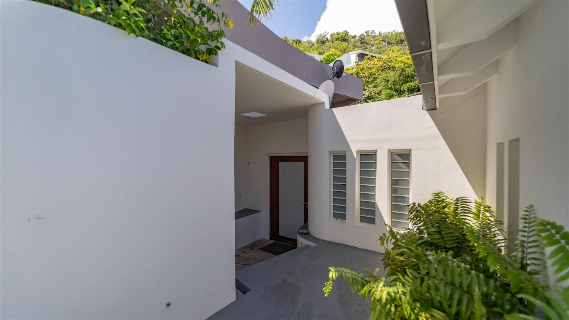 Warm villa furnished with refinement