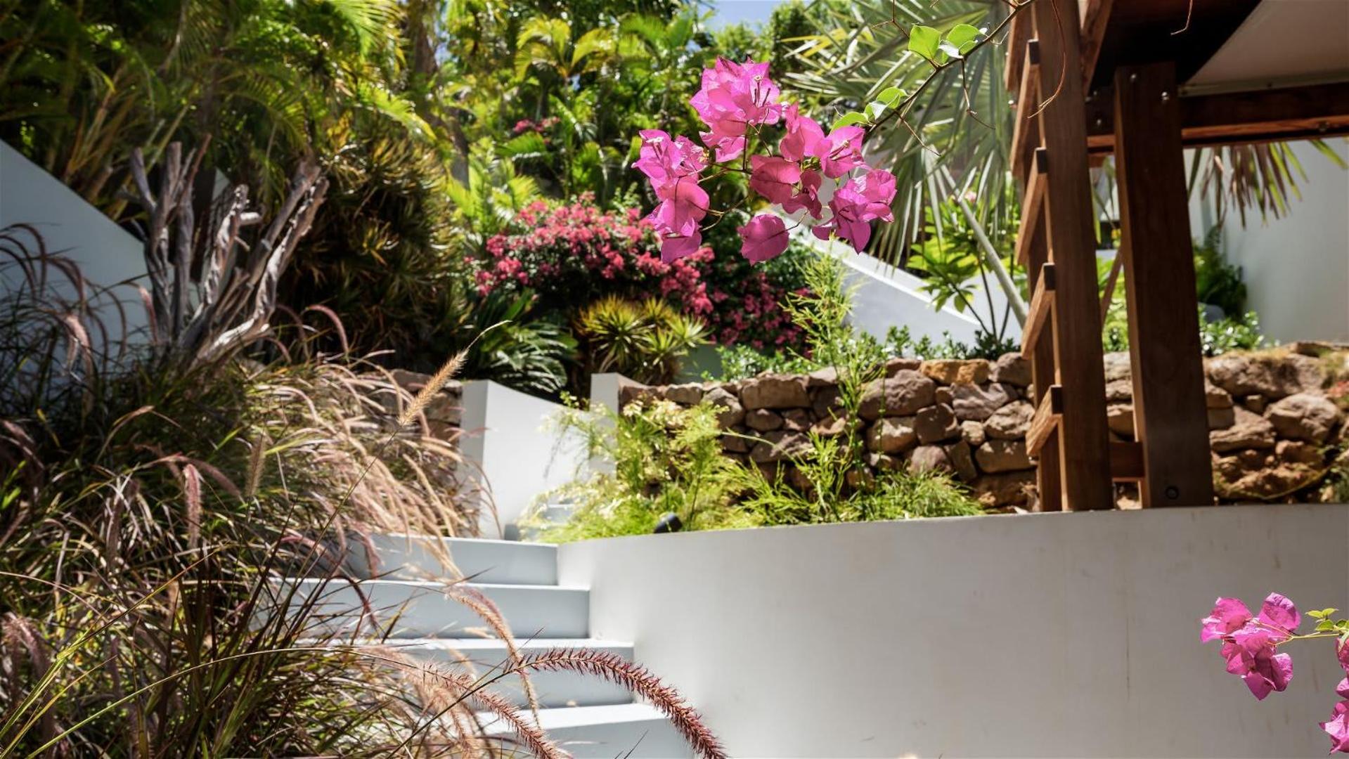 Warm villa furnished with refinement