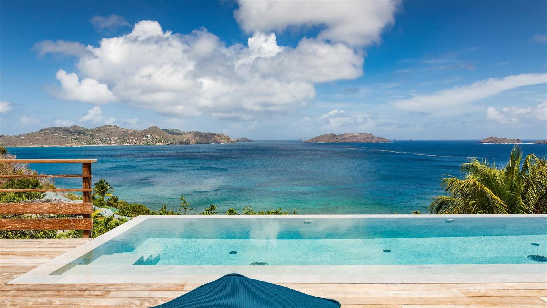 Warm villa furnished with refinement