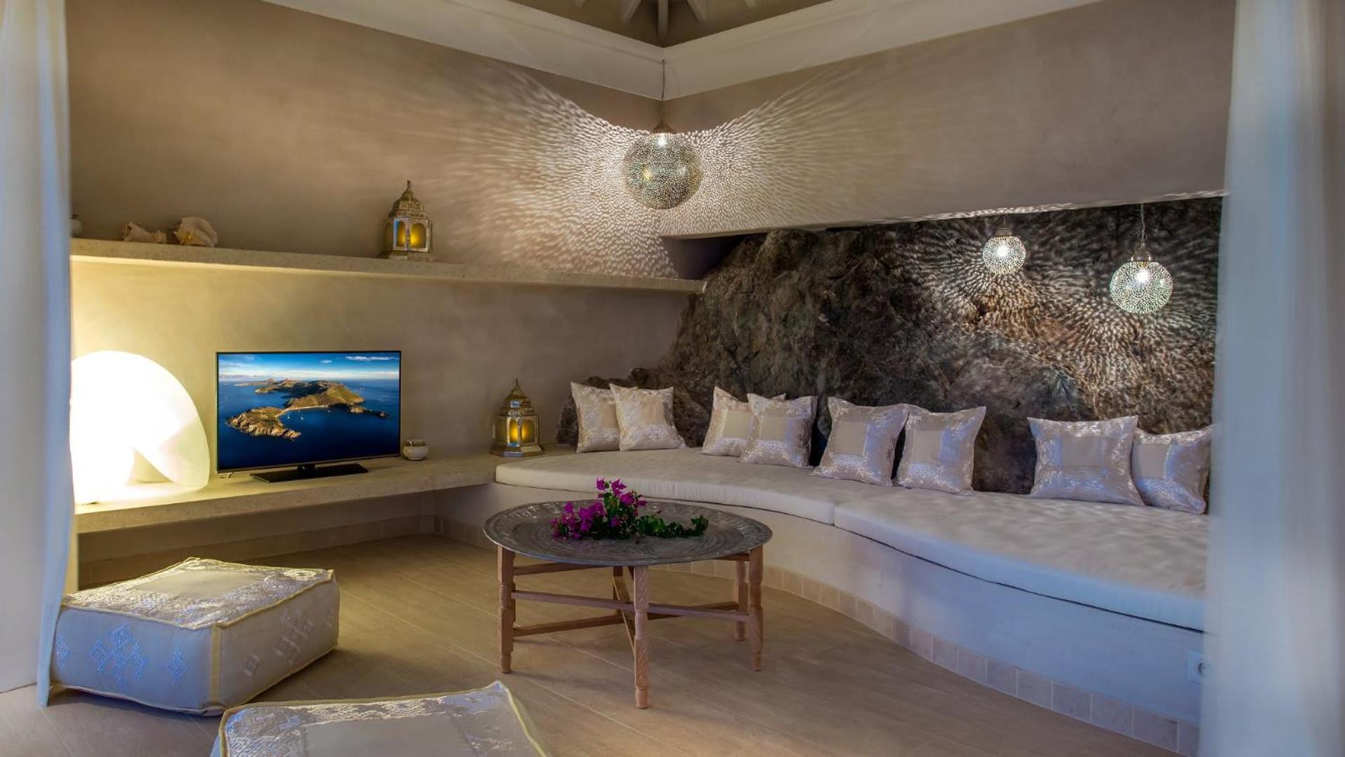 Oriental-inspired Villa in Ideal Area