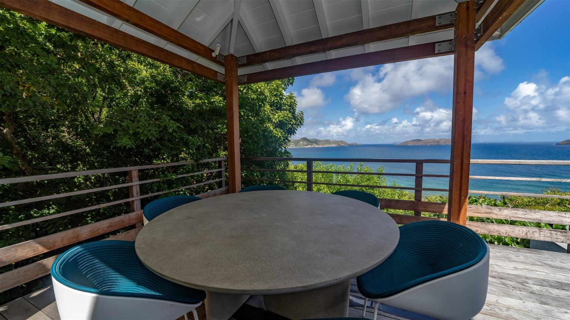 Warm villa furnished with refinement