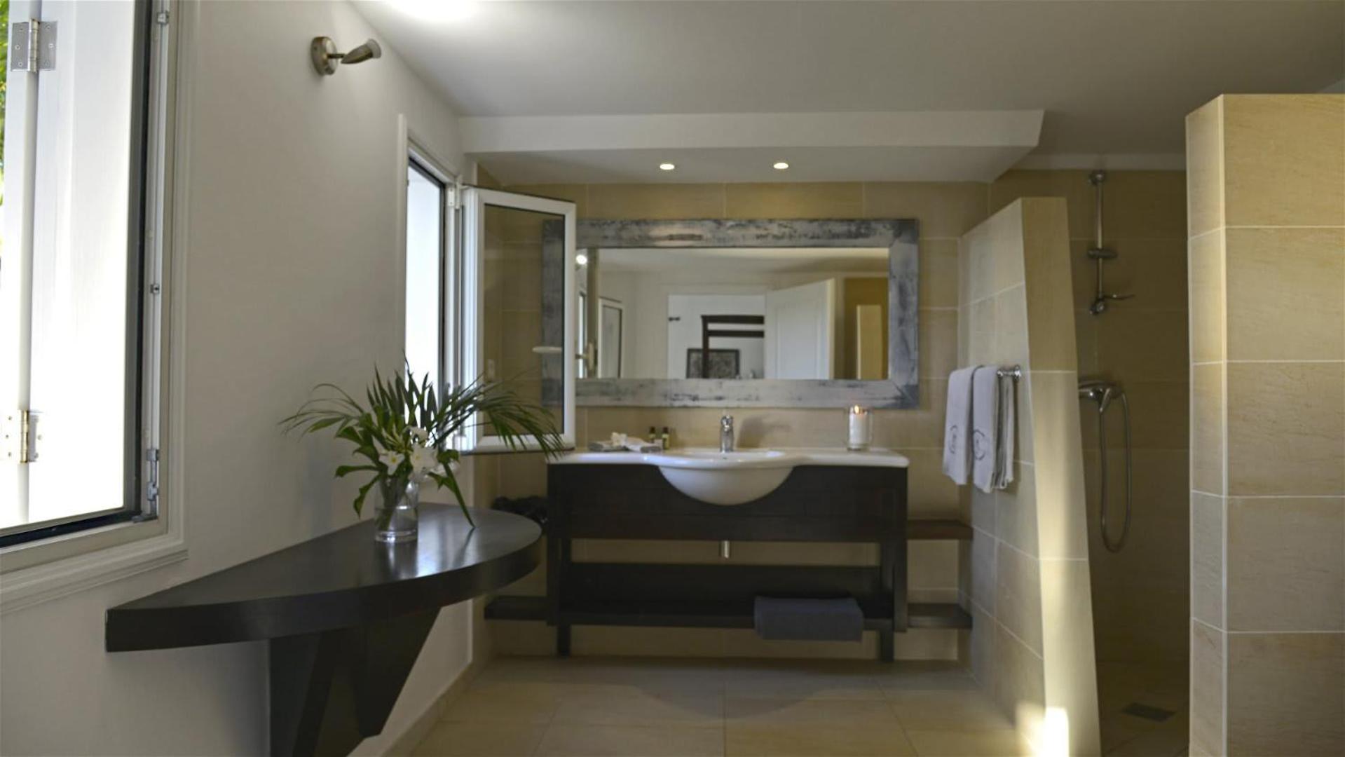 Ocean Deluxe Villa in Petit Cul de Sac