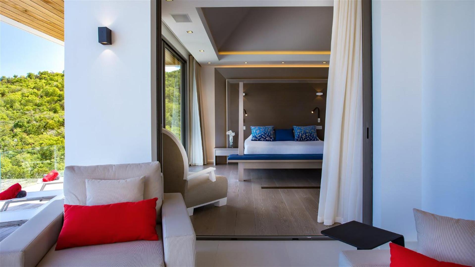 Prestigious Villa with a Splendid View