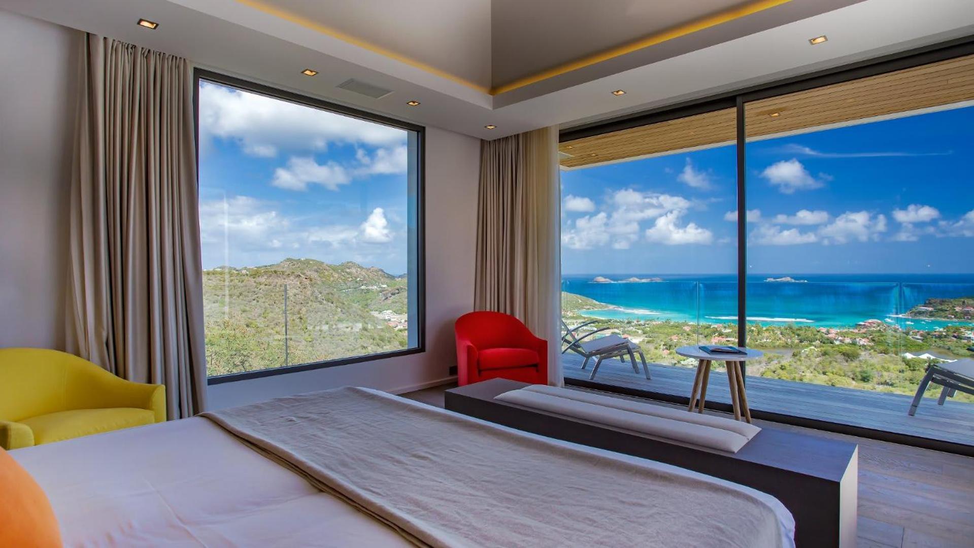 Prestigious Villa with a Splendid View