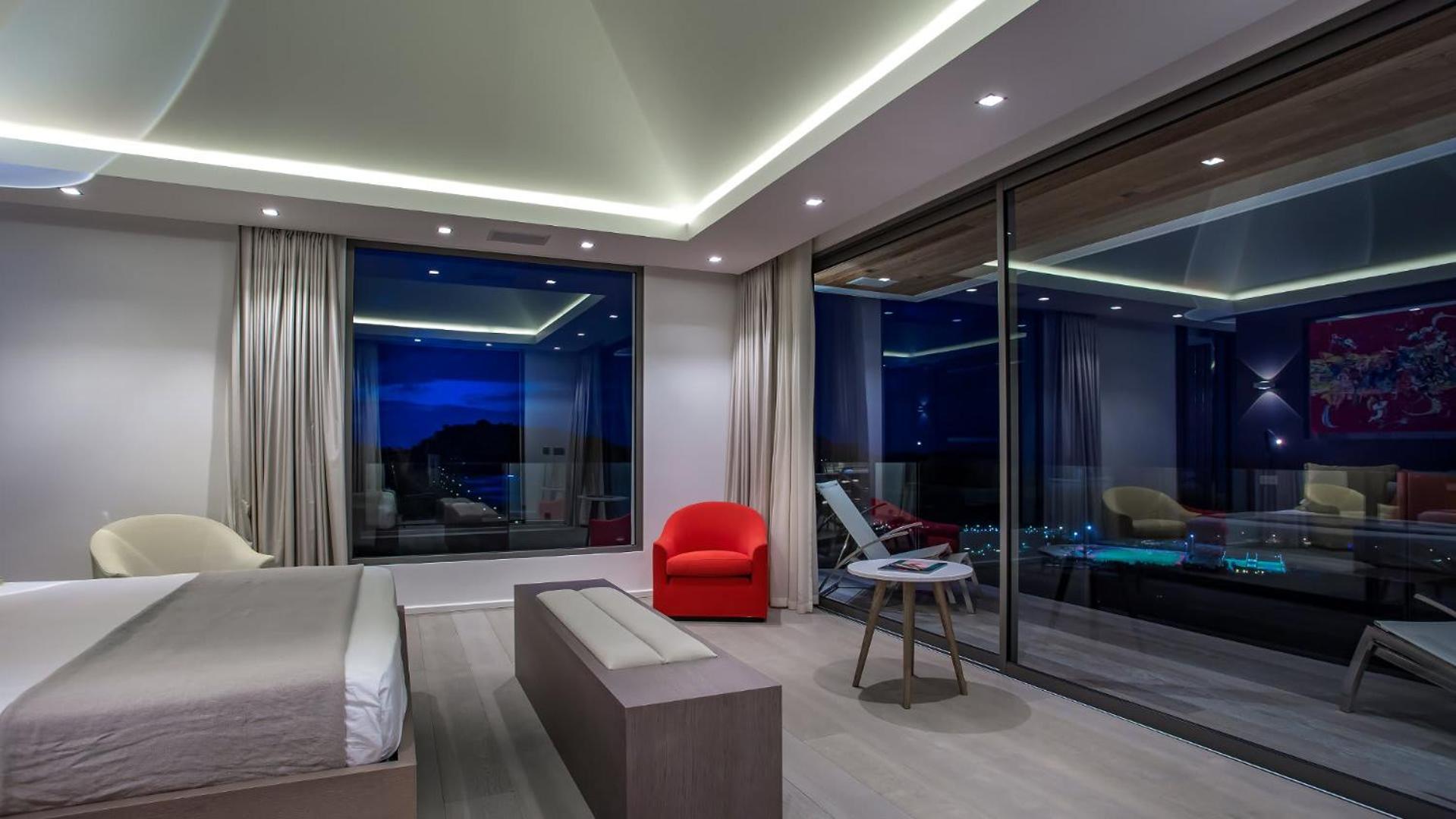 Prestigious Villa with a Splendid View