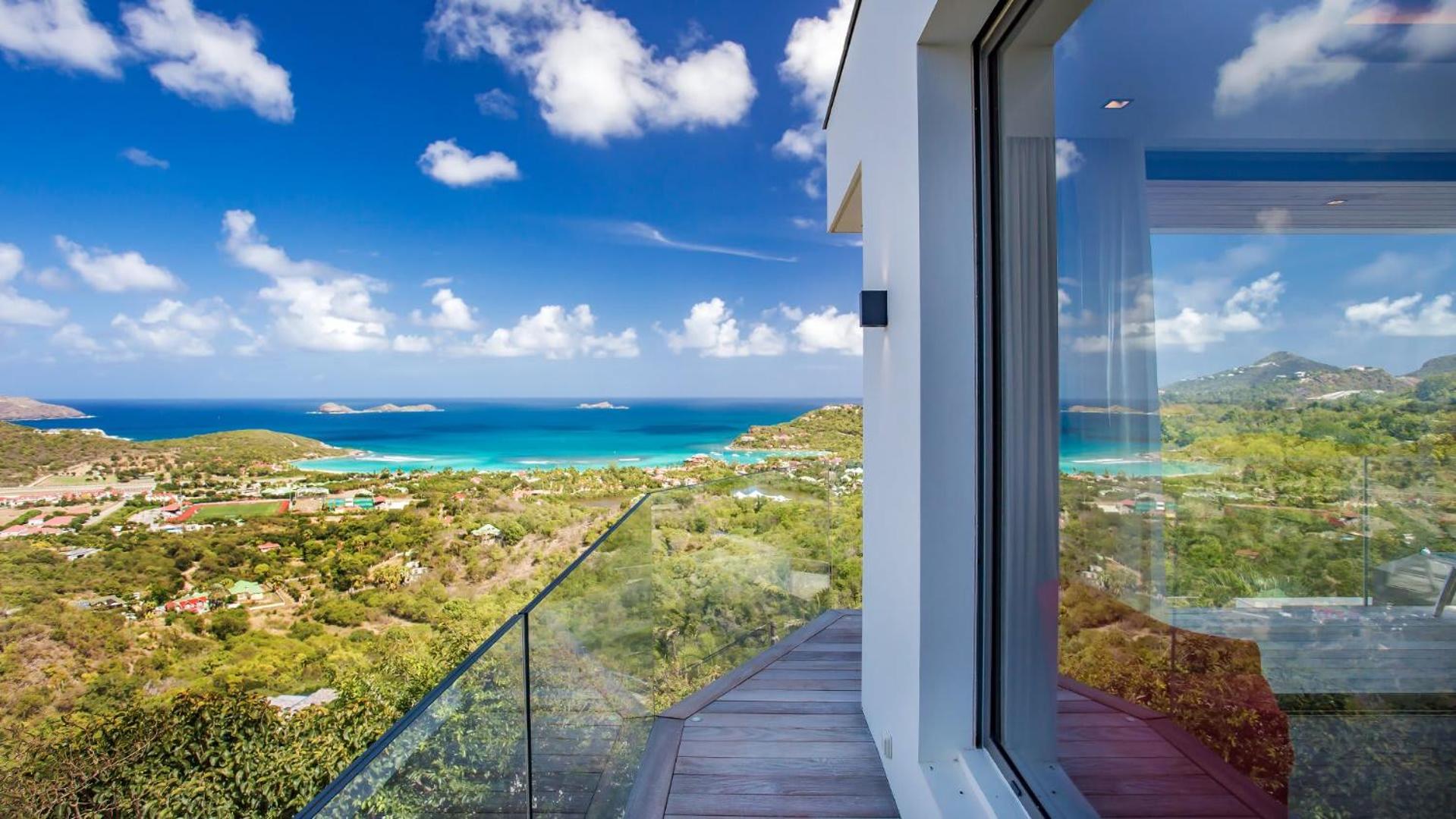 Prestigious Villa with a Splendid View