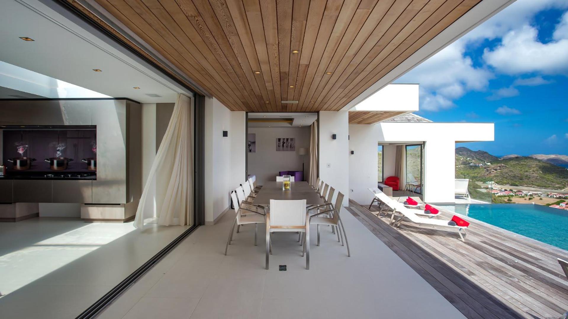 Prestigious Villa with a Splendid View