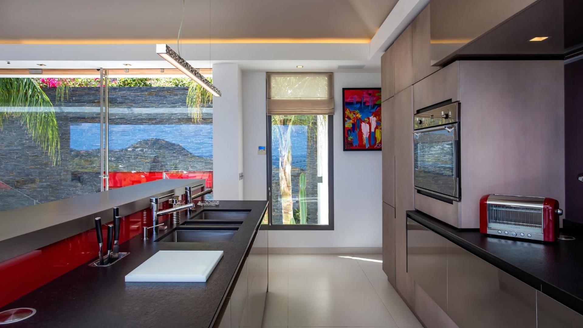 Prestigious Villa with a Splendid View