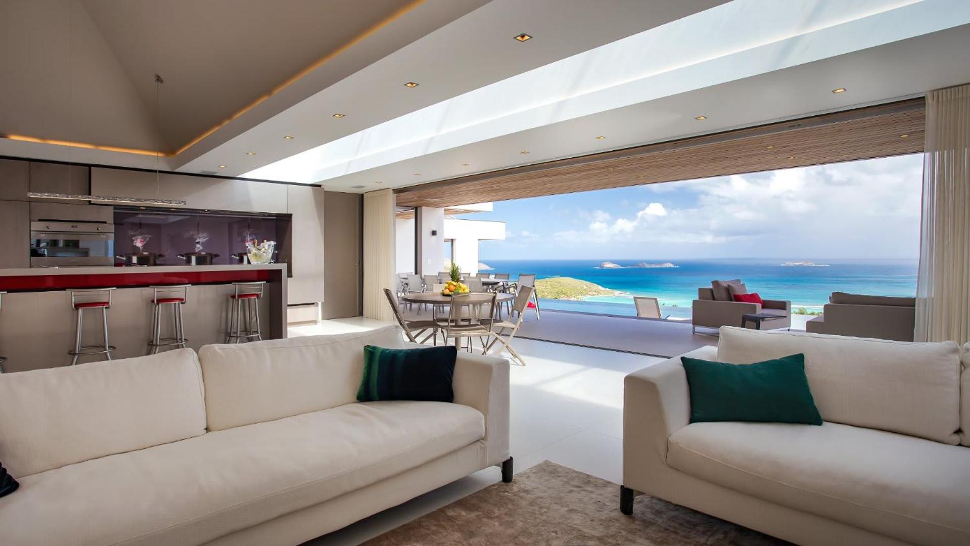 Prestigious Villa with a Splendid View