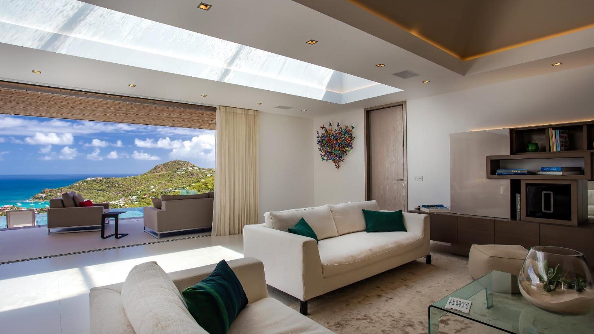 Prestigious Villa with a Splendid View