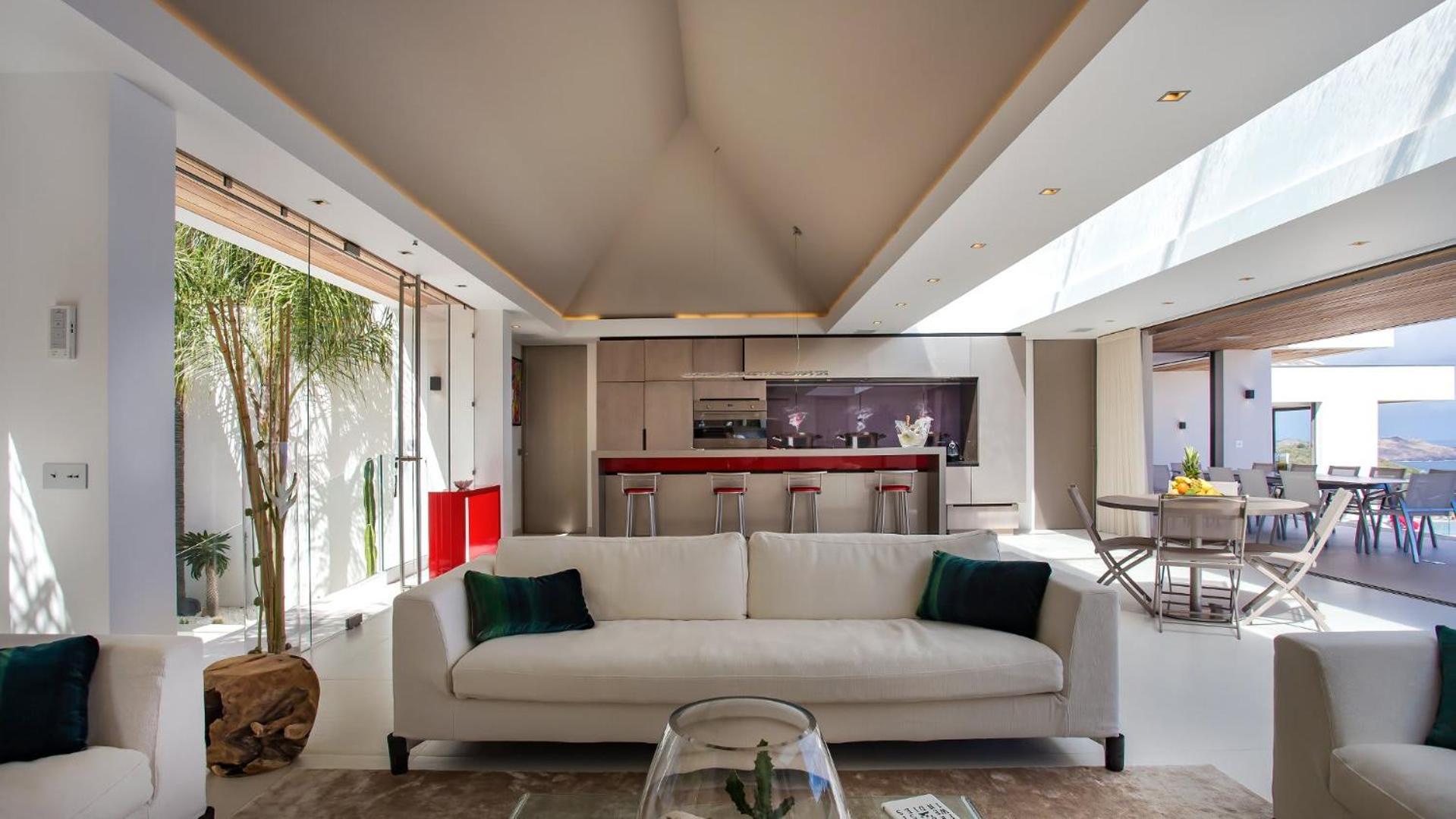 Prestigious Villa with a Splendid View