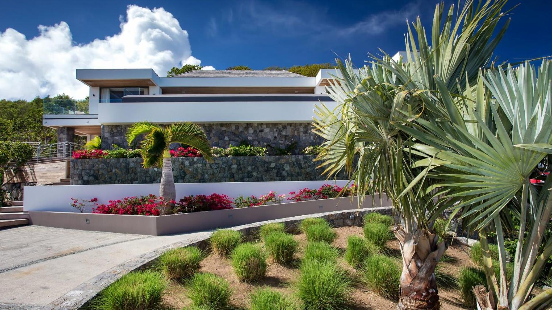 Prestigious Villa with a Splendid View