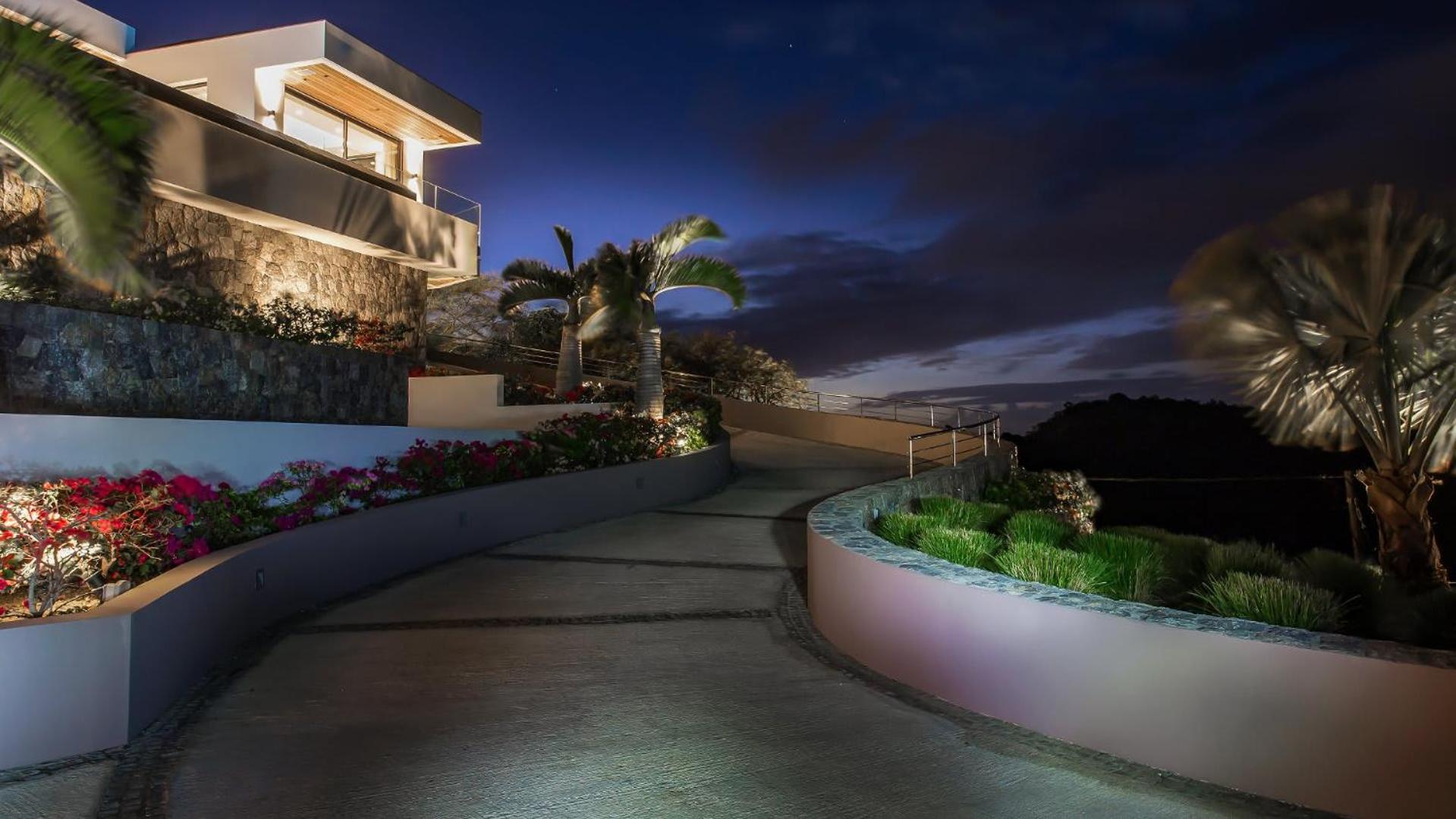 Prestigious Villa with a Splendid View