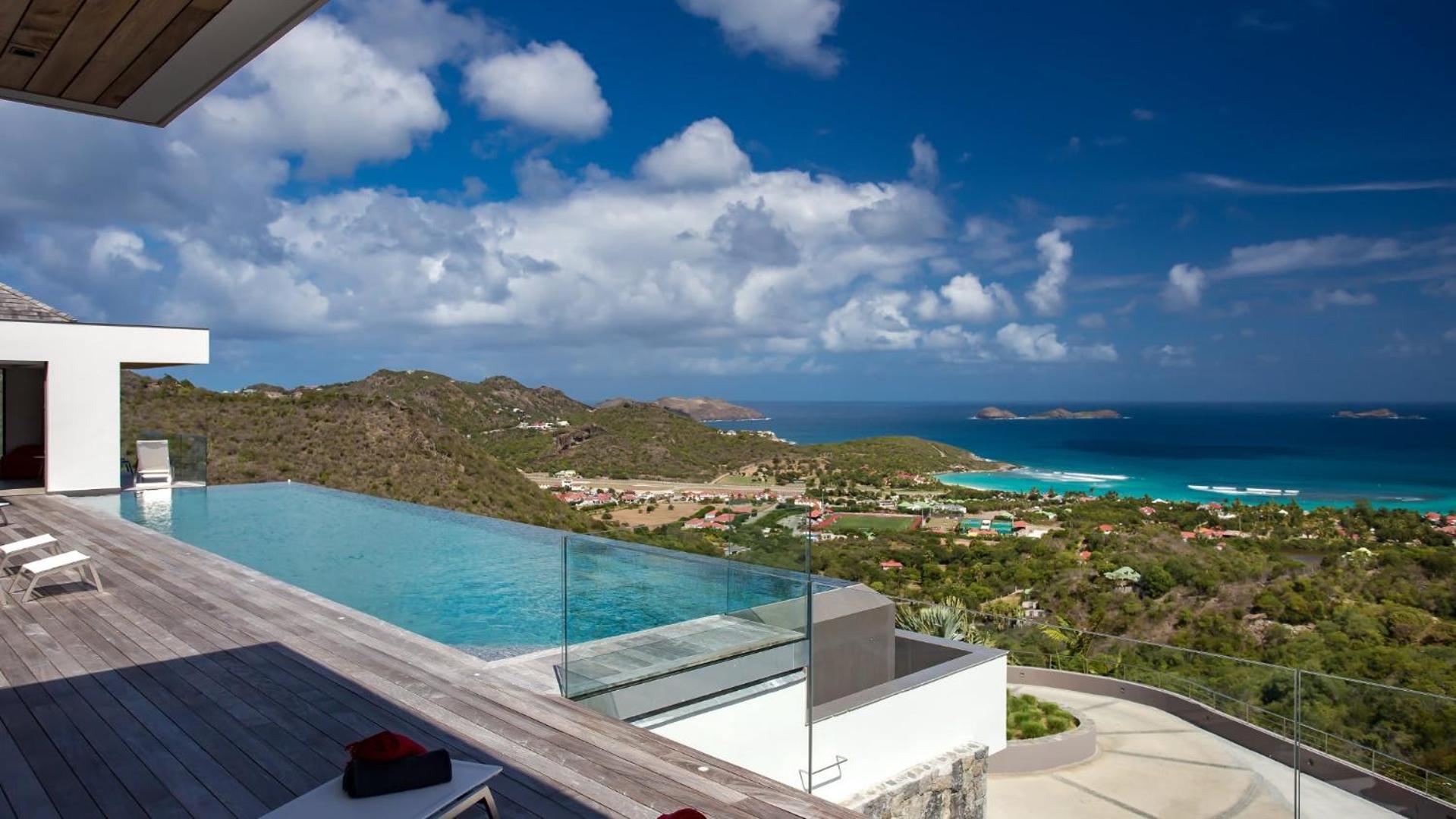 Prestigious Villa with a Splendid View