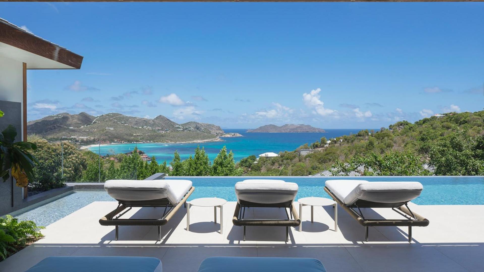 Spacious Villa with Upscale Amenities