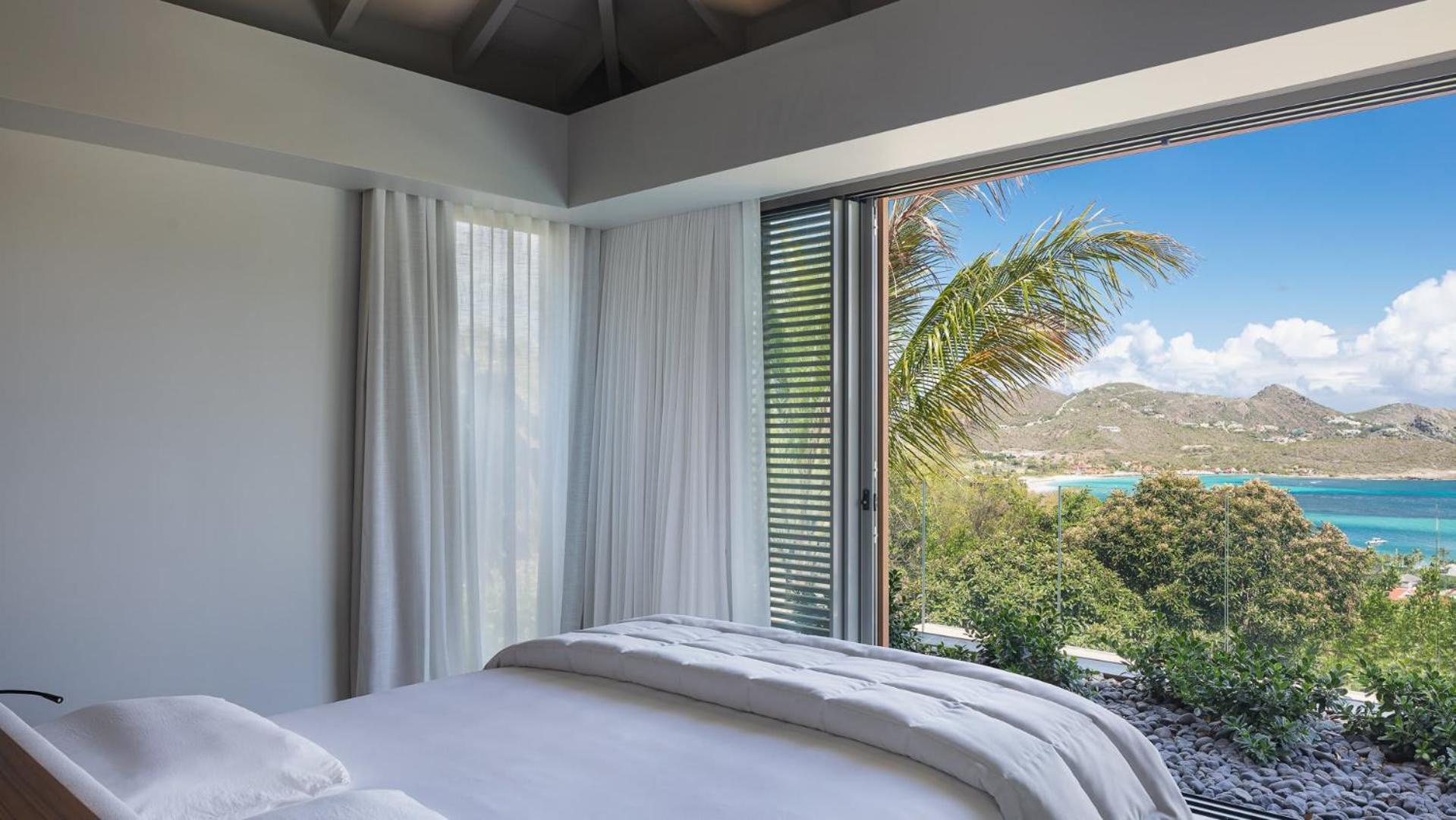 Spacious Villa with Upscale Amenities