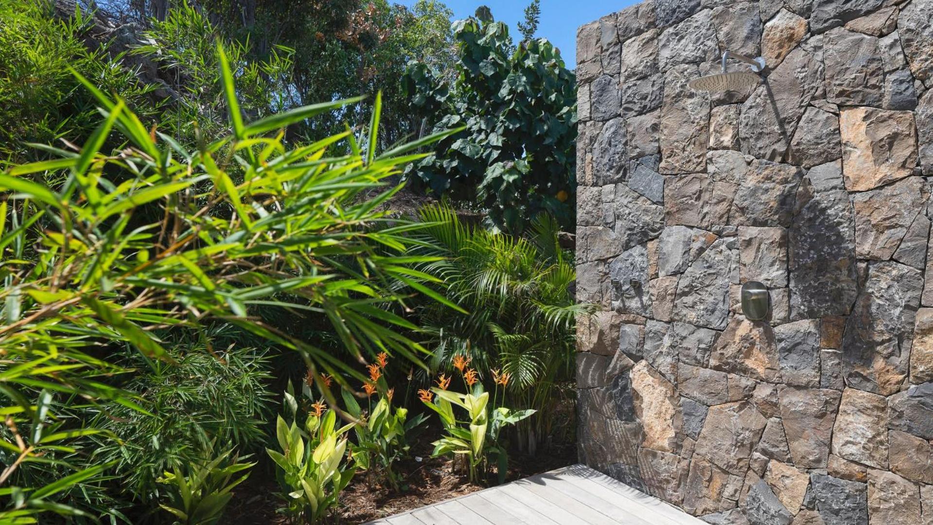 Spacious Villa with Upscale Amenities