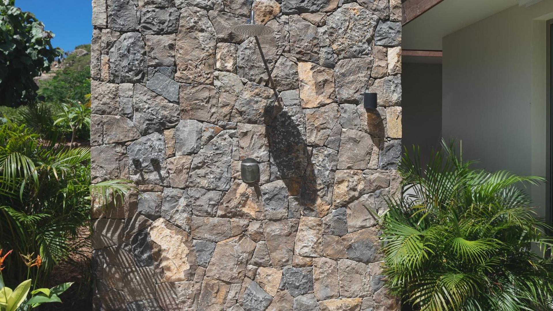 Spacious Villa with Upscale Amenities