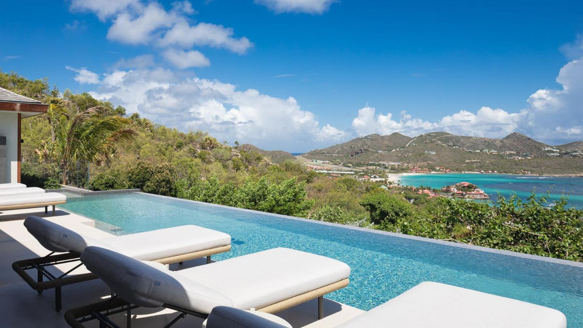 Spacious Villa with Upscale Amenities