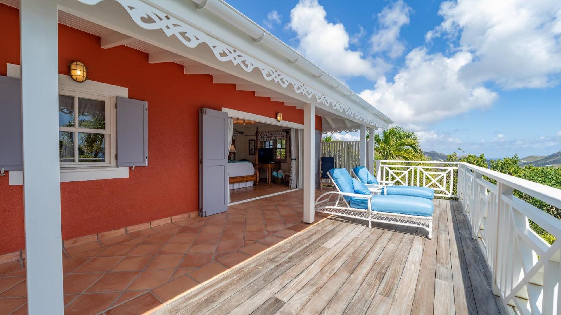 Superb Villa with Colonial Style