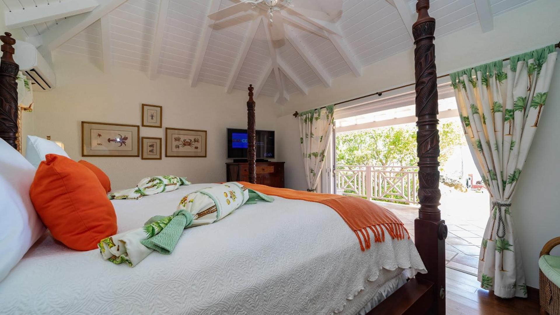 Superb Villa with Colonial Style
