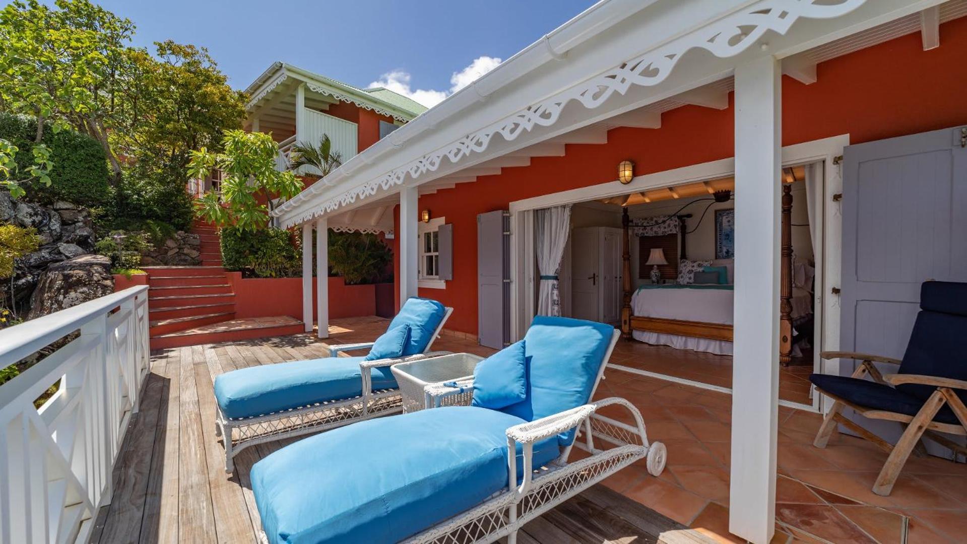 Superb Villa with Colonial Style
