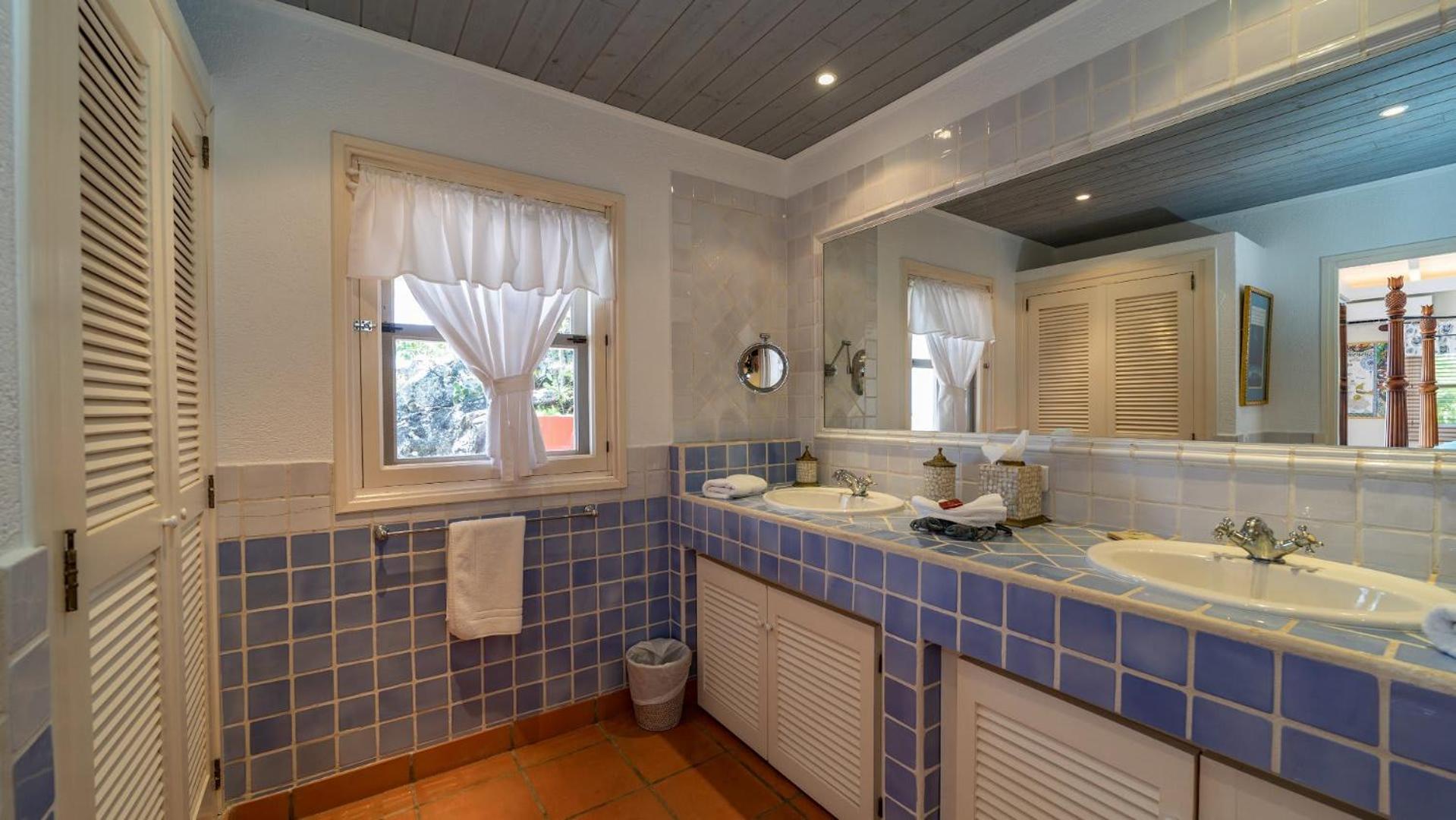 Superb Villa with Colonial Style