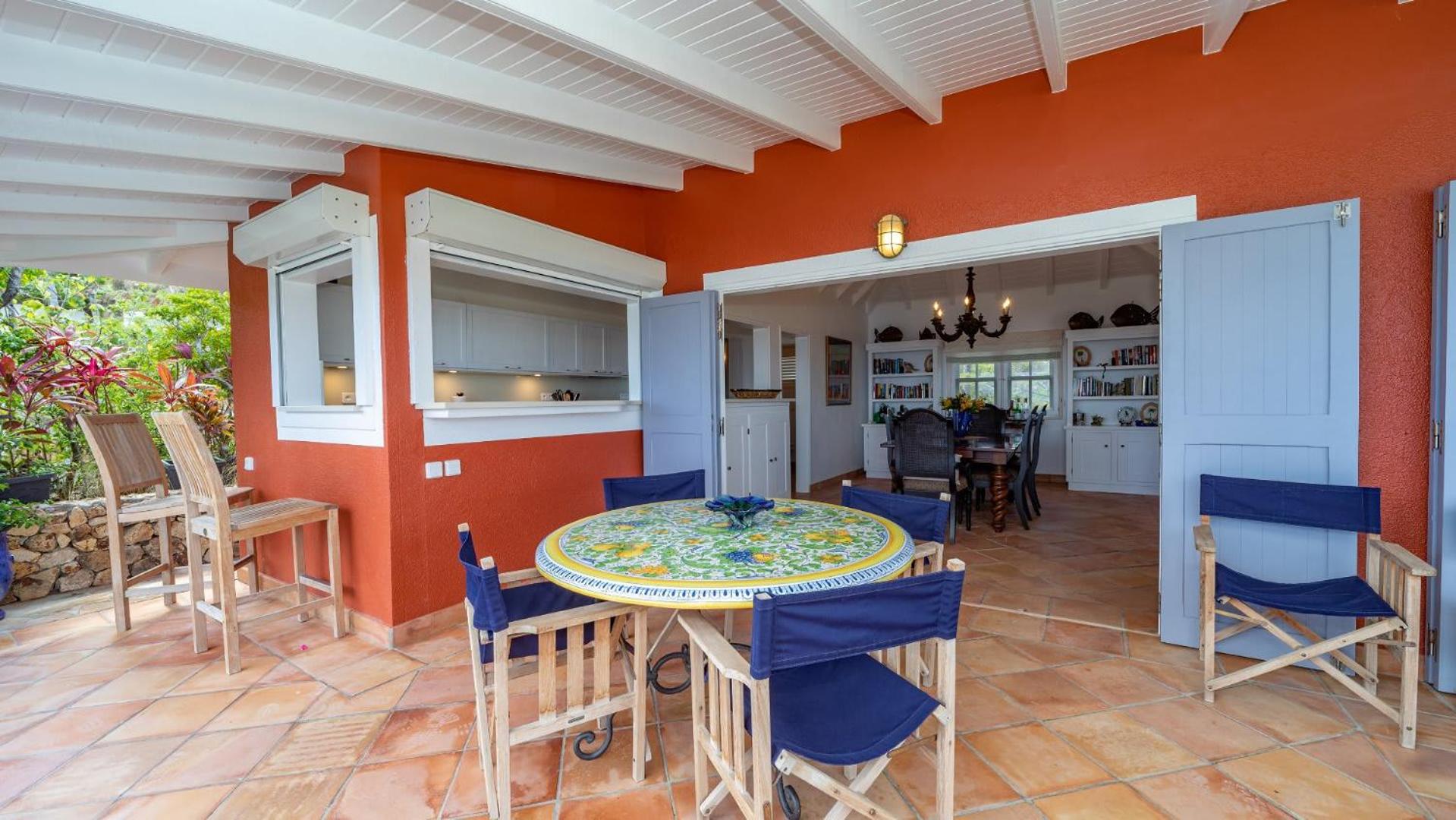 Superb Villa with Colonial Style