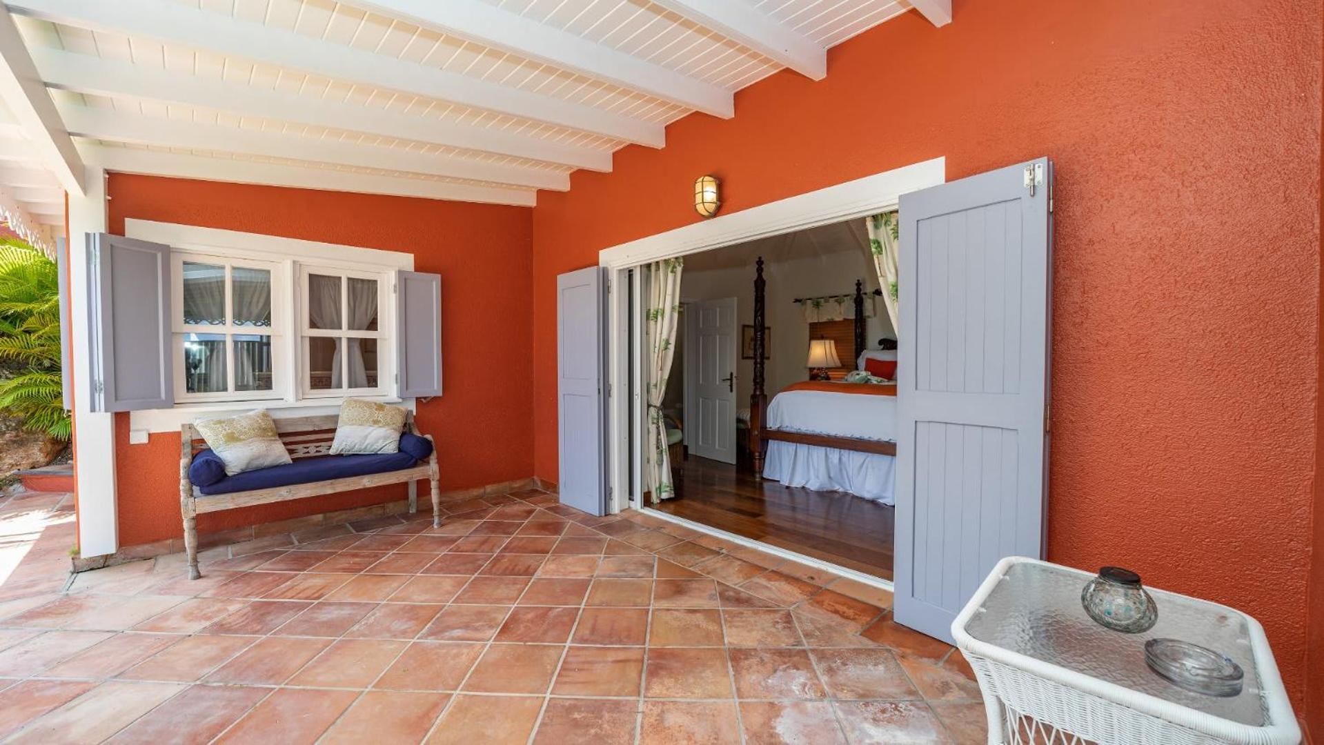 Superb Villa with Colonial Style