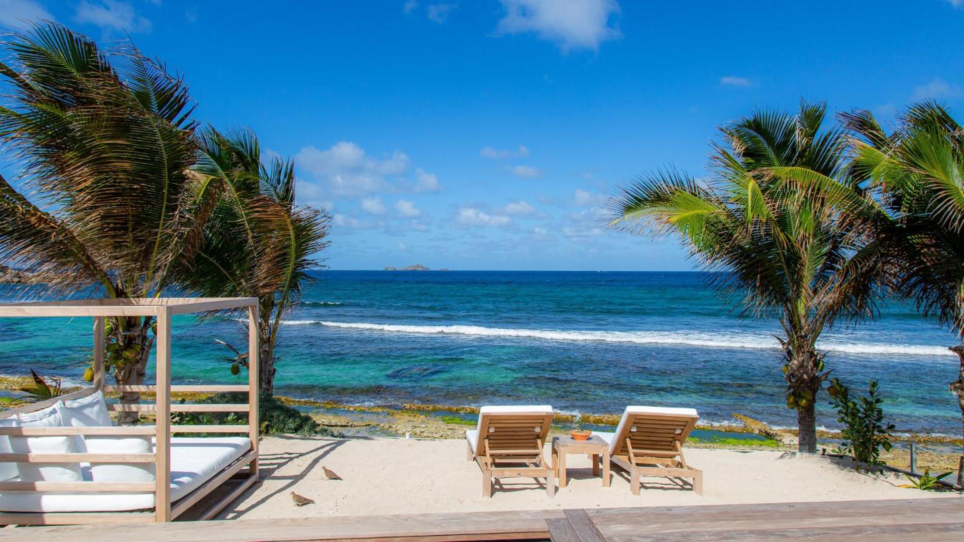 Beachfront Villa Furnished with Utmost Comfort