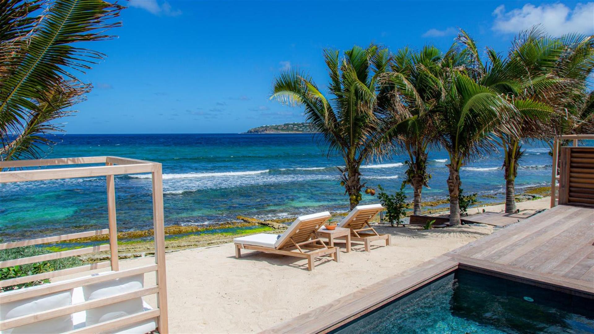 Beachfront Villa Furnished with Utmost Comfort