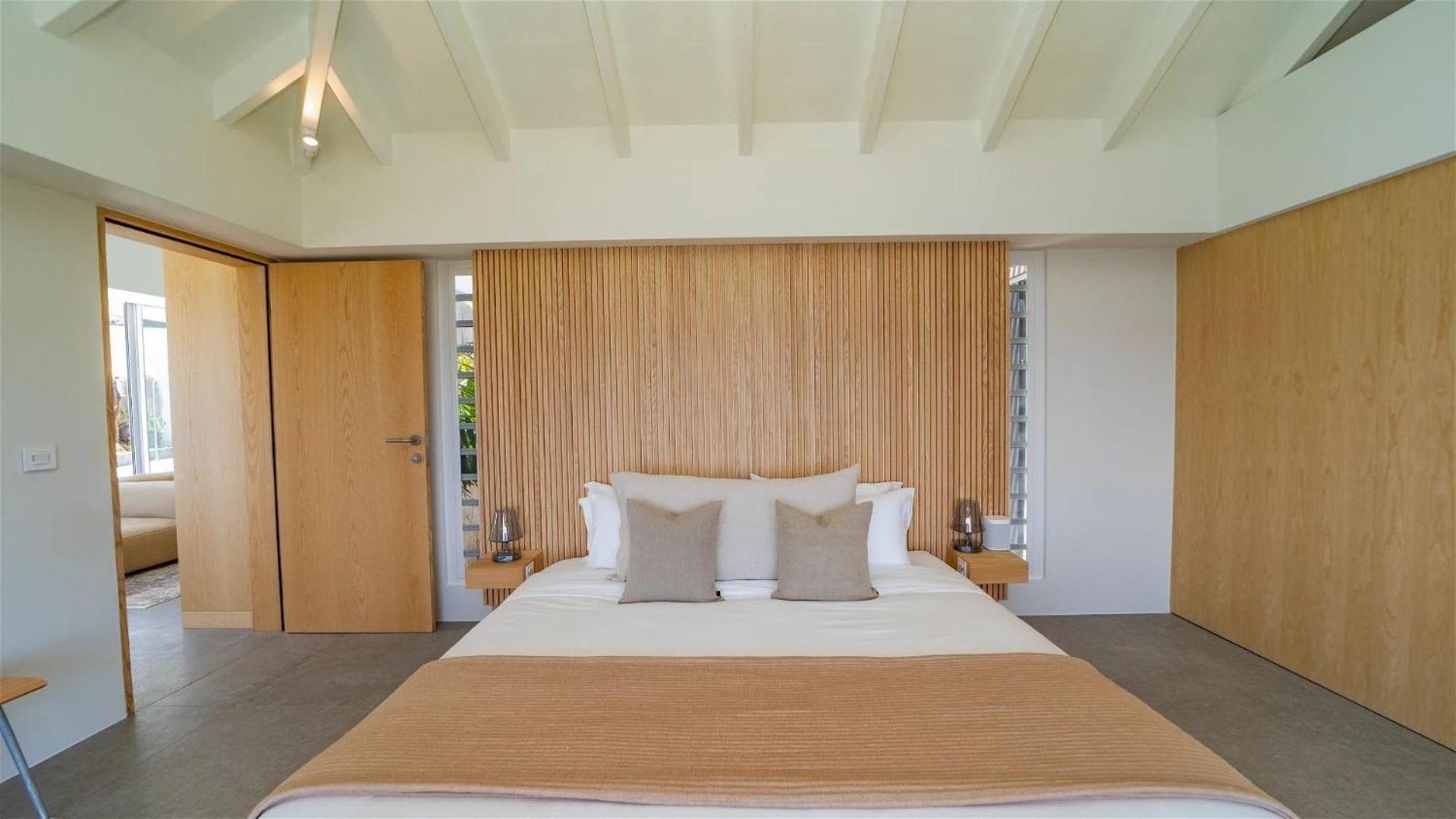 Exceptional 4BR Villa Overlooking the Ocean
