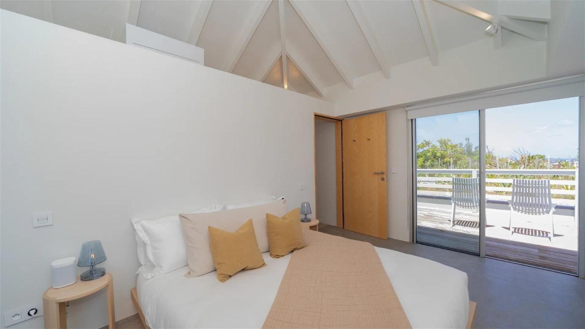 Exceptional 4BR Villa Overlooking the Ocean