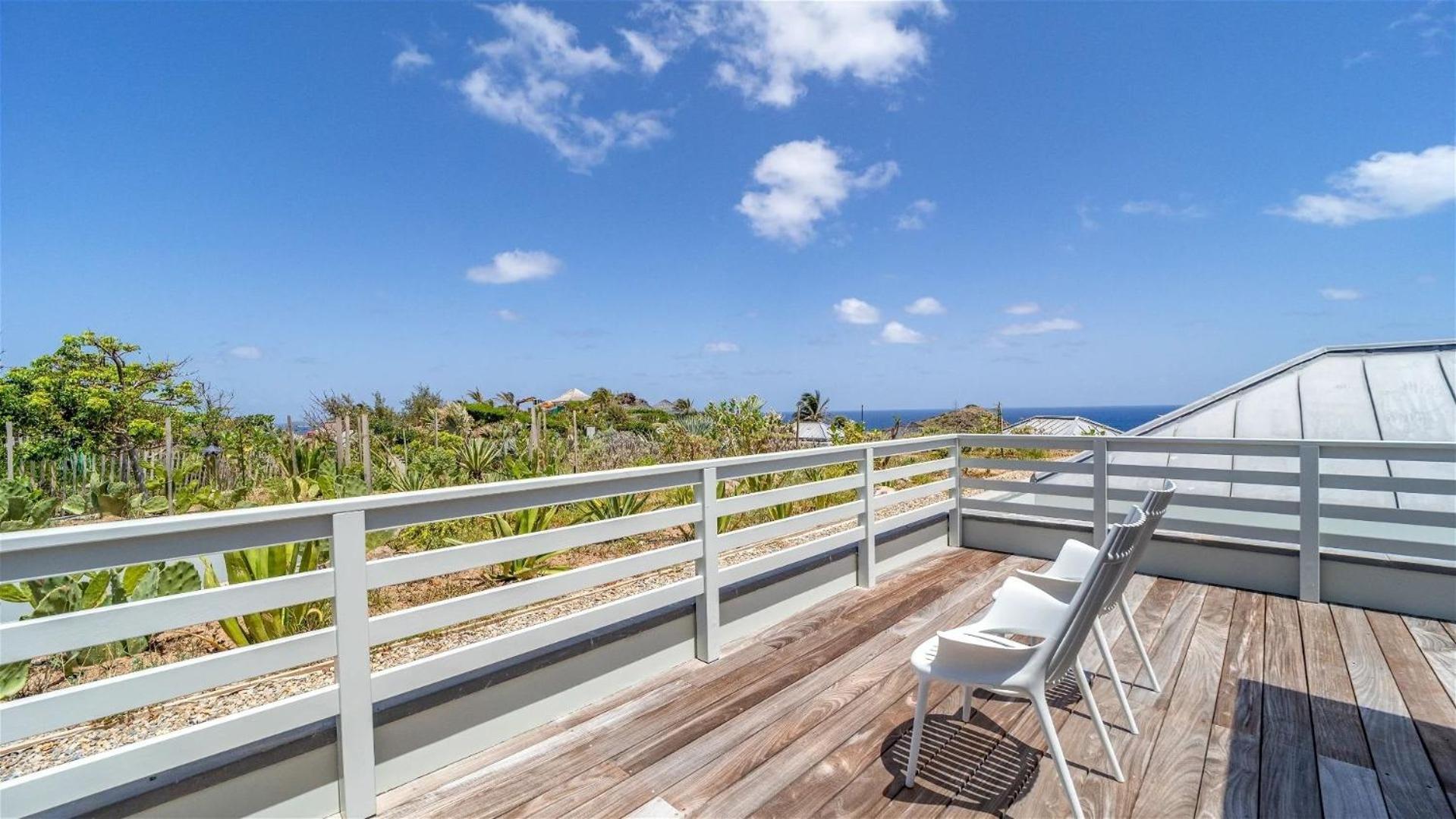Exceptional 4BR Villa Overlooking the Ocean