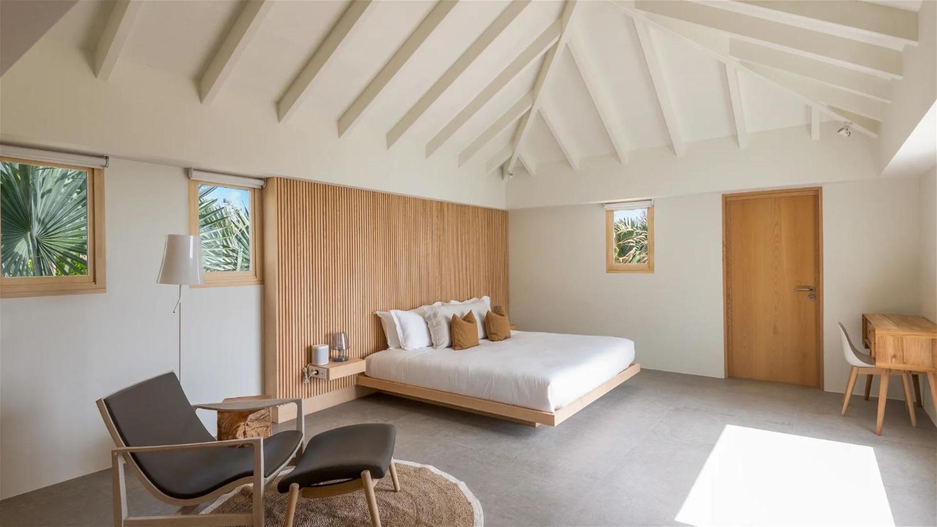 Exceptional 4BR Villa Overlooking the Ocean