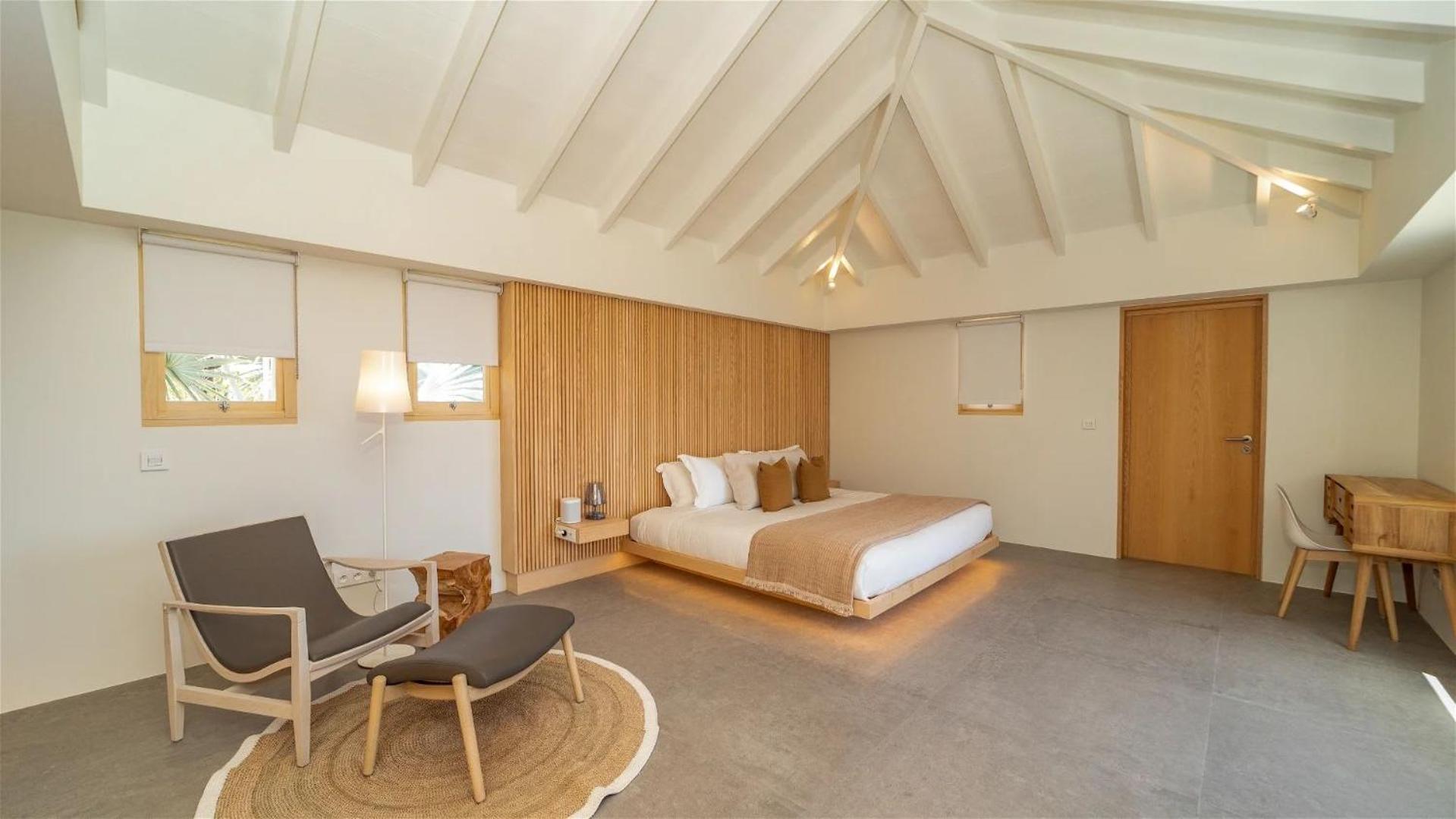 Exceptional 4BR Villa Overlooking the Ocean