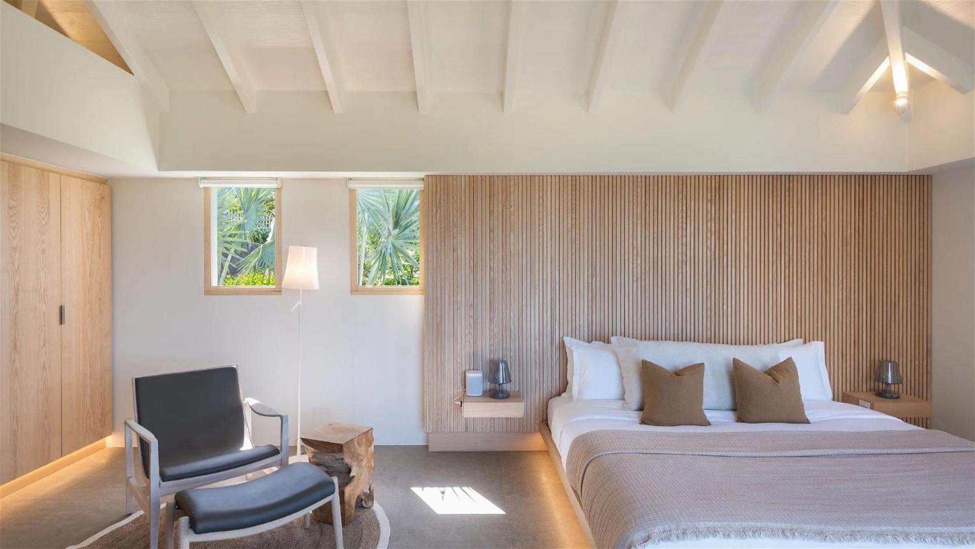 Exceptional 4BR Villa Overlooking the Ocean
